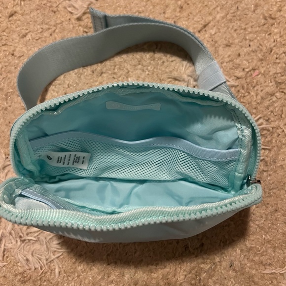 lululemon belt bag - Picture 3 of 3
